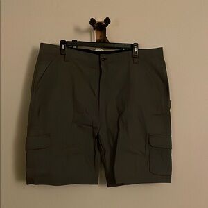 Men's Olive Cargo Shorts